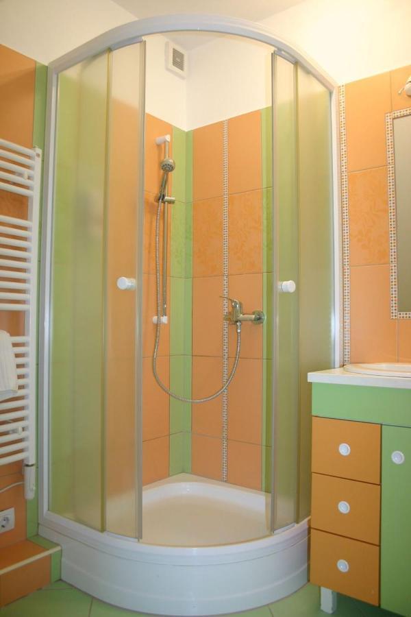 Enjoy 110Qm Apartment Im Historischen Zentrum Шопрон Экстерьер фото